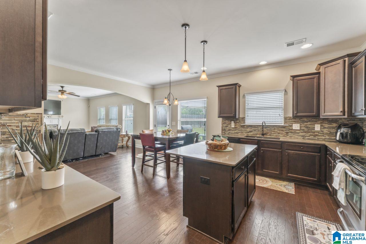 1076 SEMINOLE PLACE