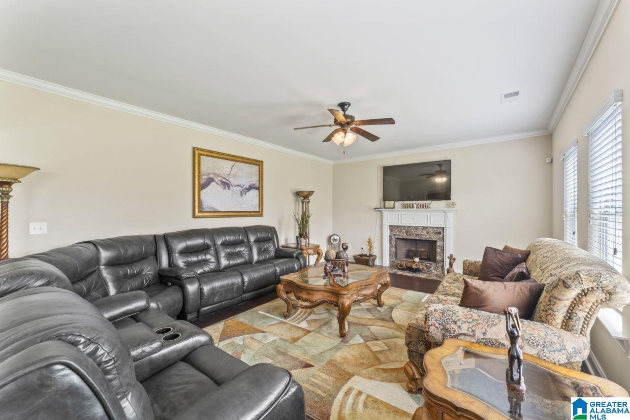 1076 SEMINOLE PLACE
