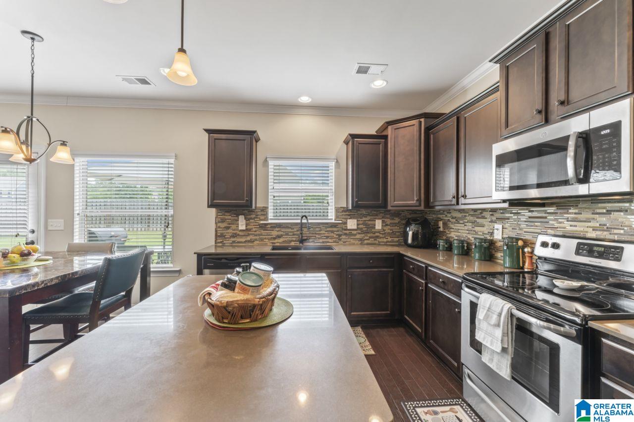 1076 SEMINOLE PLACE