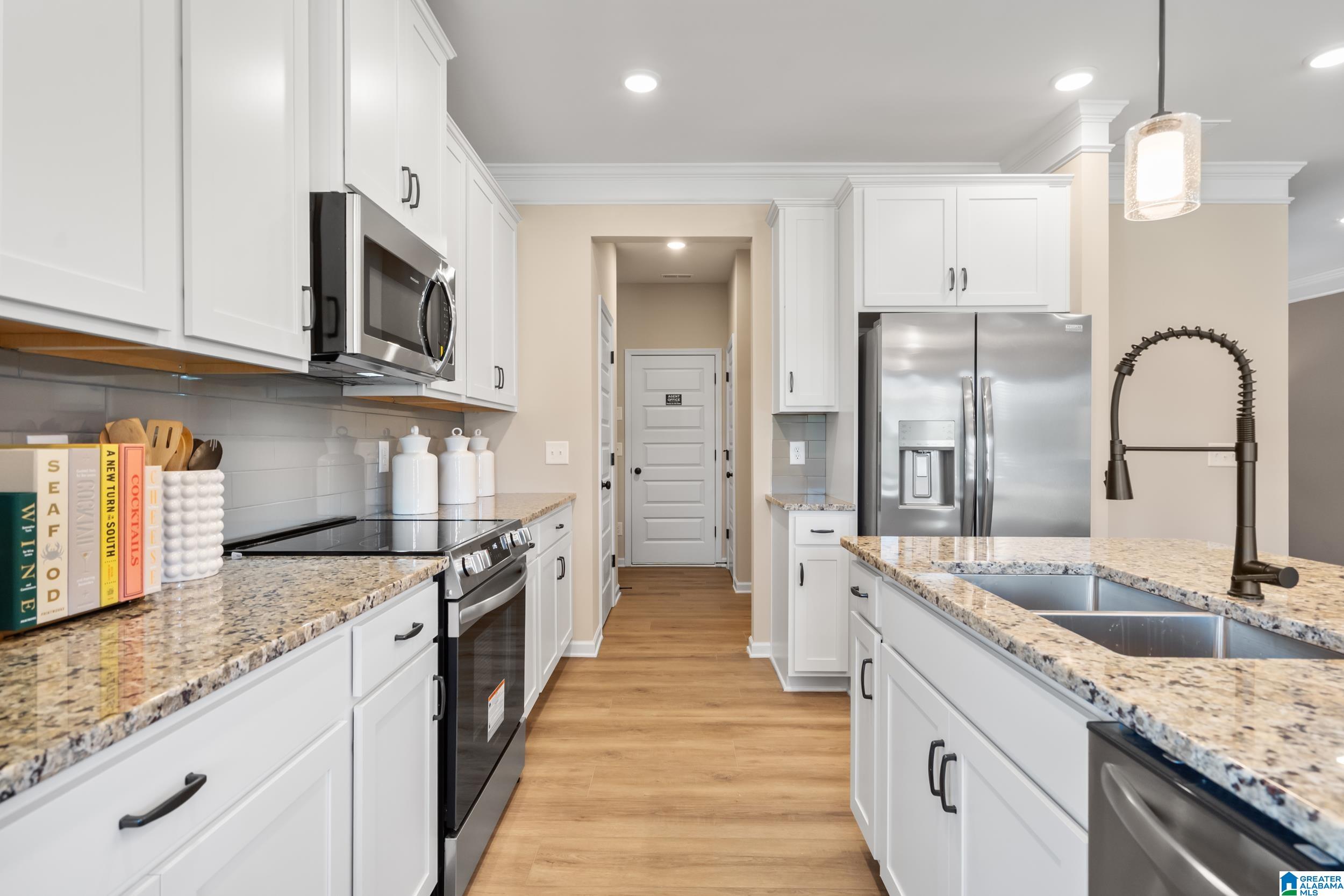 4559 VILLAGE SPRINGS SQUARE 11