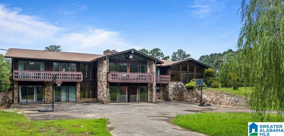 1235 DAVENPORT CIRCLE