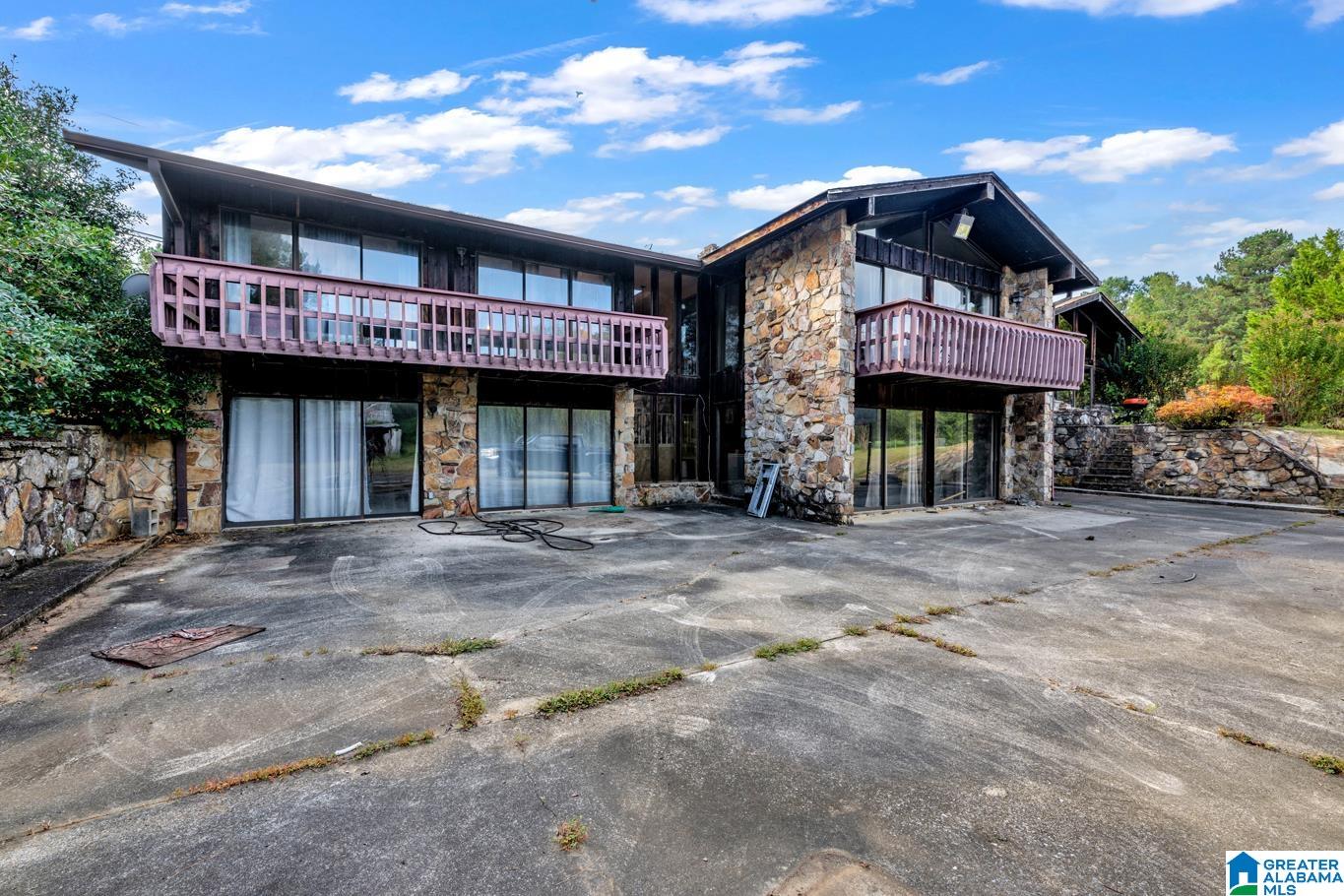 1235 DAVENPORT CIRCLE
