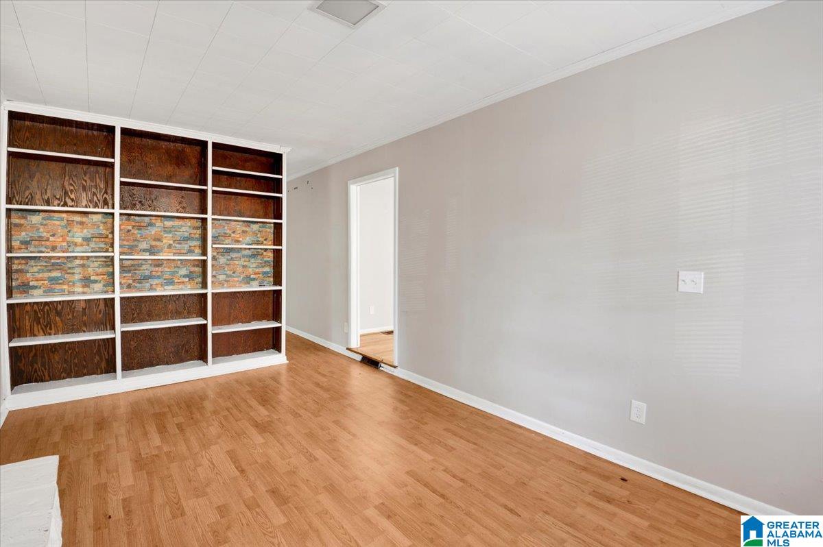 948 RIDGEWOOD CIRCLE