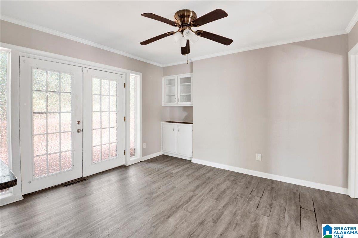 948 RIDGEWOOD CIRCLE