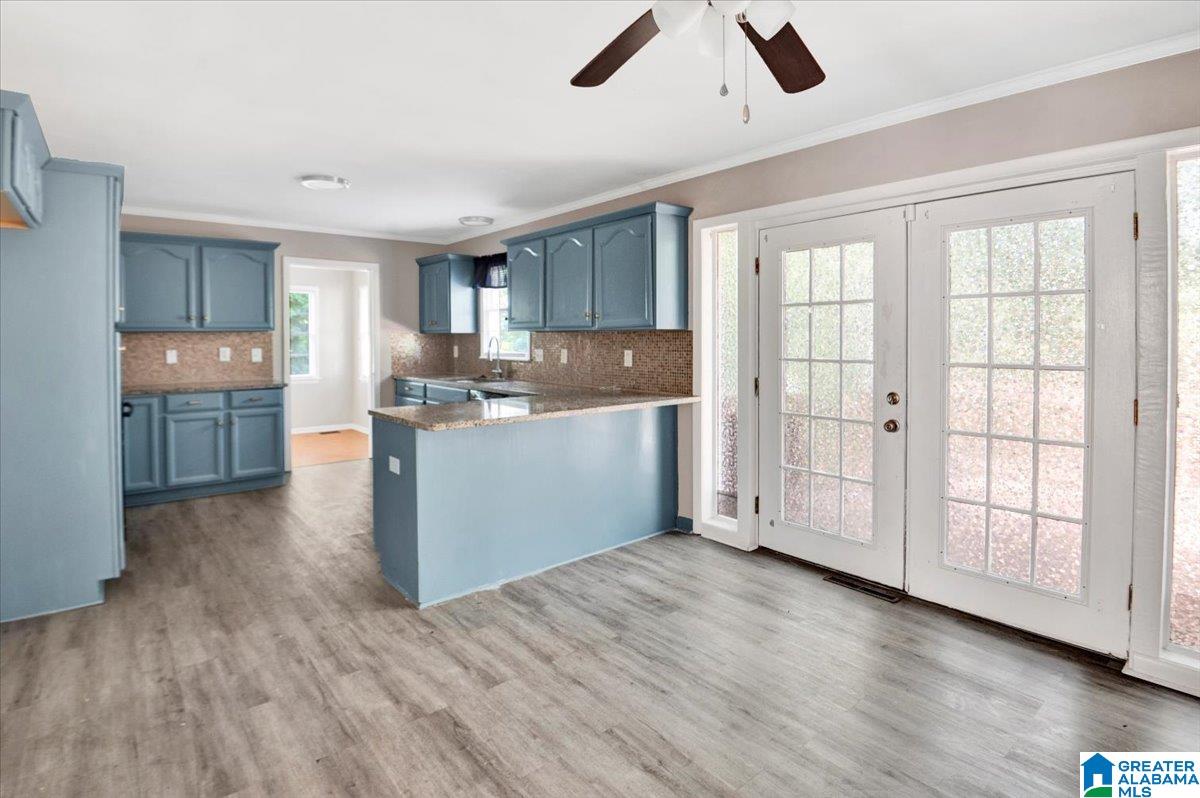 948 RIDGEWOOD CIRCLE