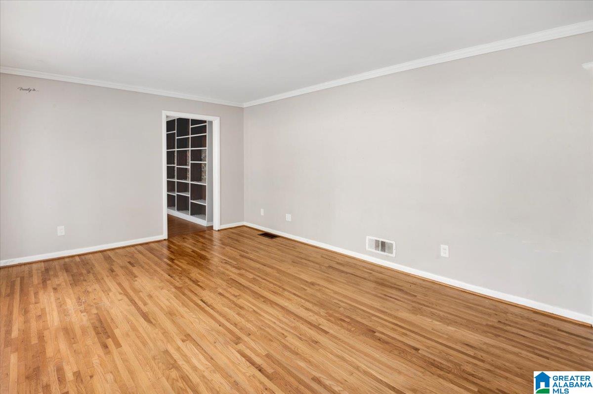 948 RIDGEWOOD CIRCLE