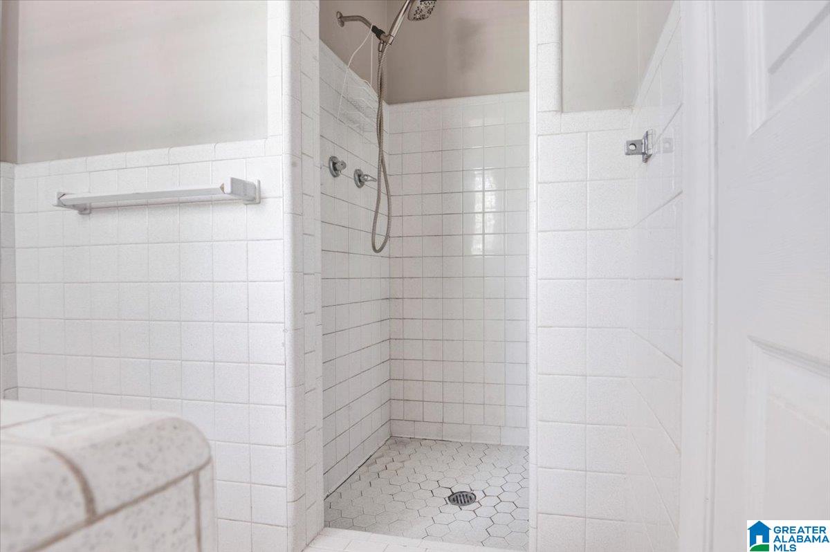 948 RIDGEWOOD CIRCLE