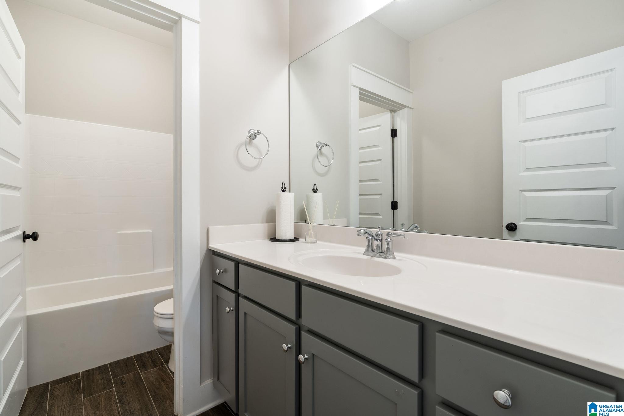 1355 WOODRIDGE PLACE