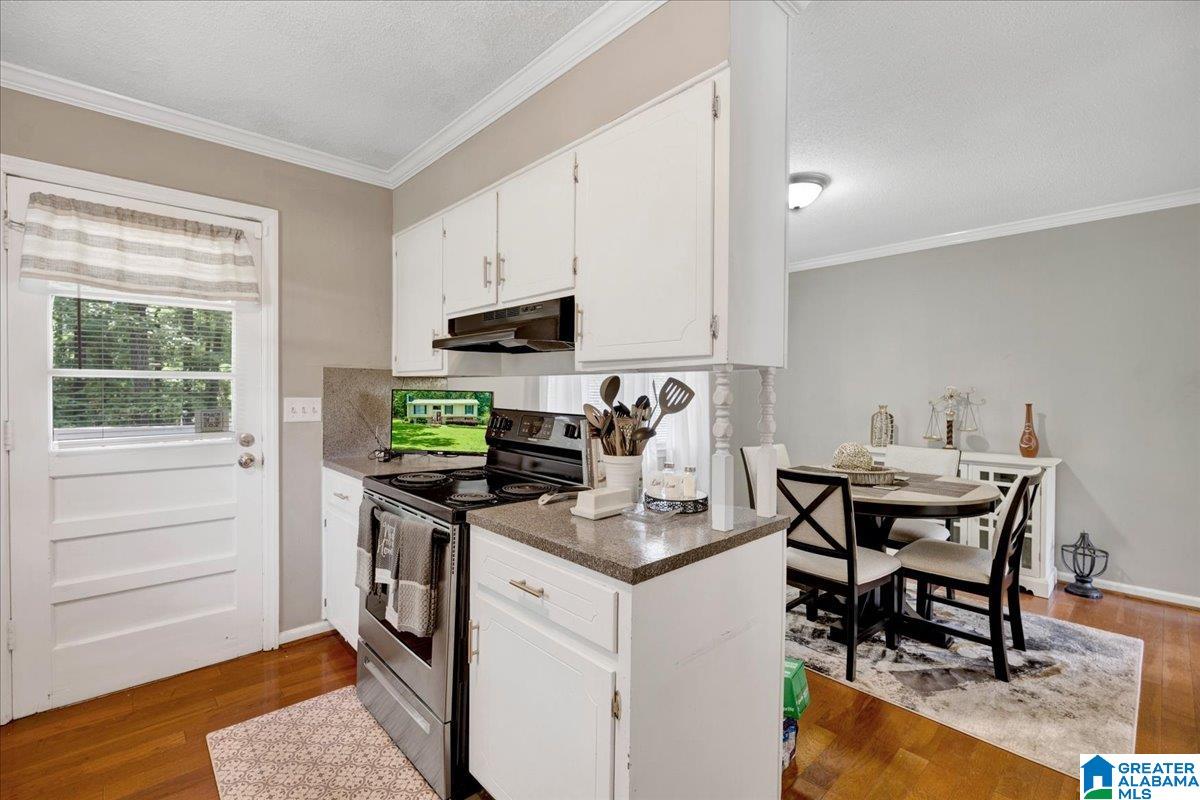 2048 WHITE POST ROAD