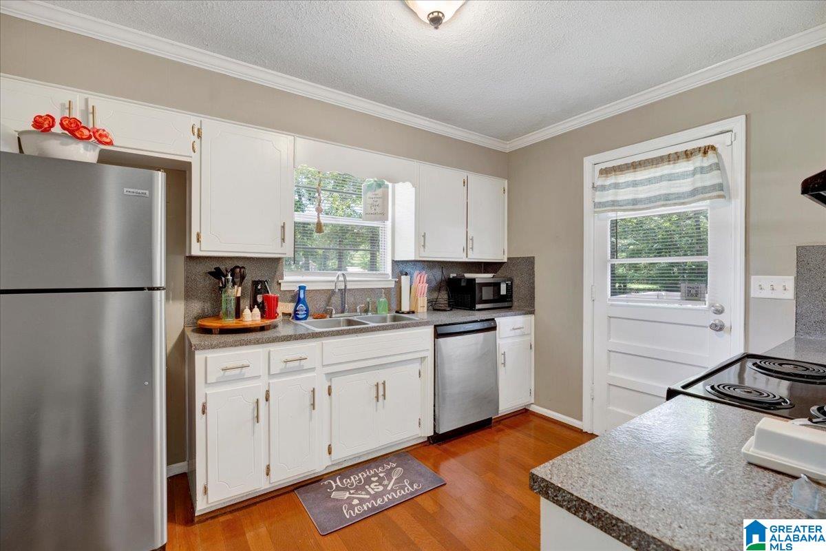 2048 WHITE POST ROAD