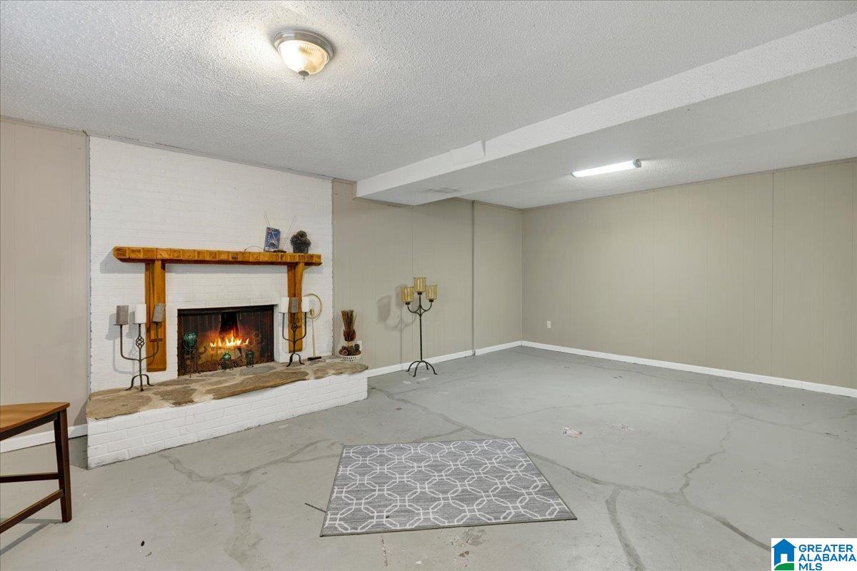 2048 WHITE POST ROAD