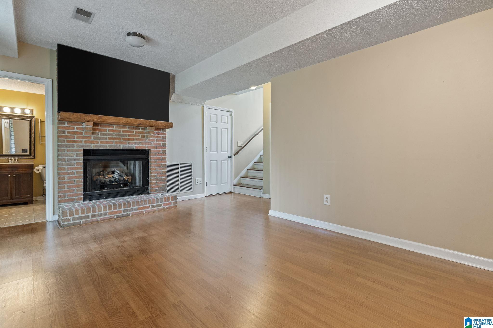 2013 LEOLA AVENUE