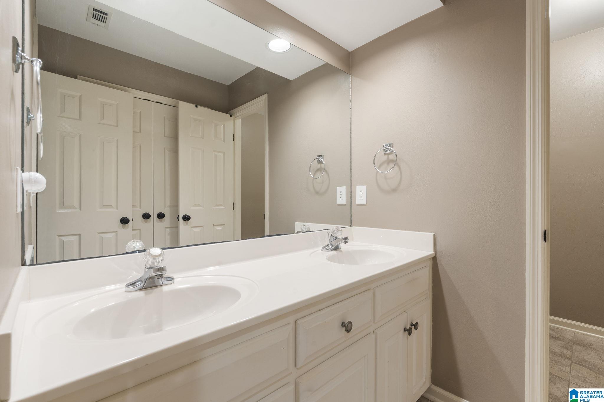 1513 CYPRESS COVE CIRCLE
