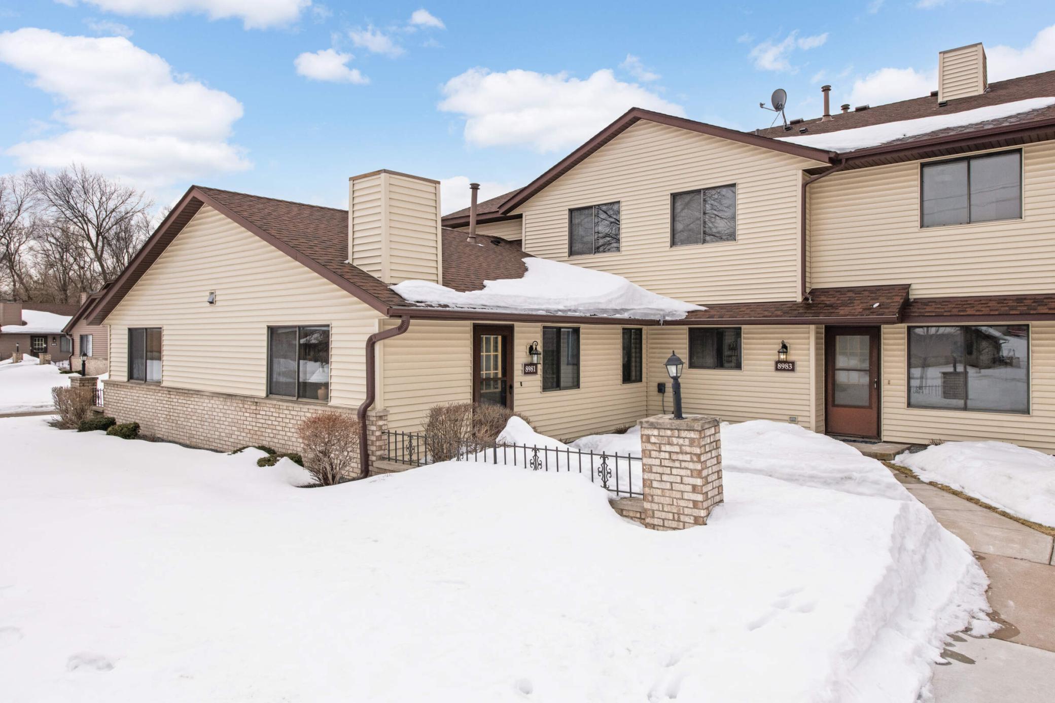 8983 Underwood Lane N