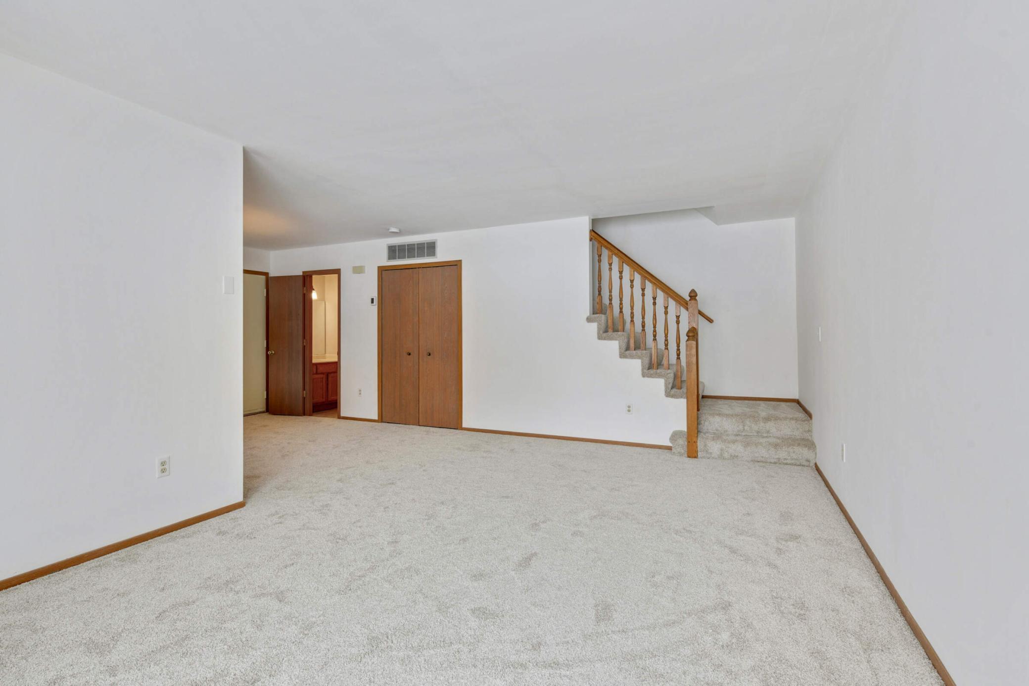 8983 Underwood Lane N