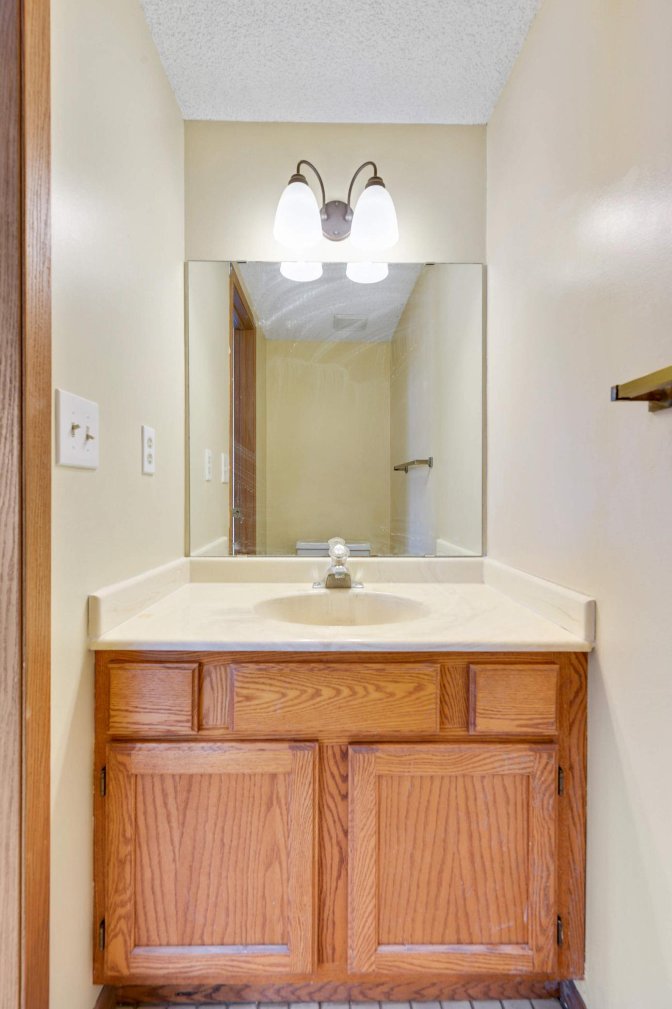 8983 Underwood Lane N