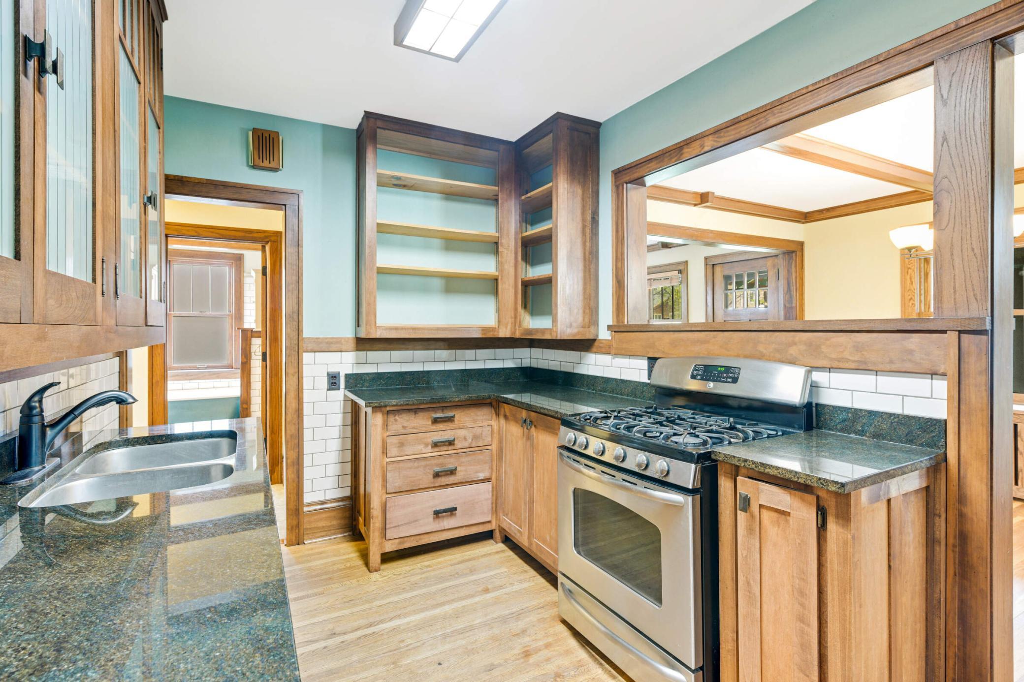 1725 Stanford Avenue