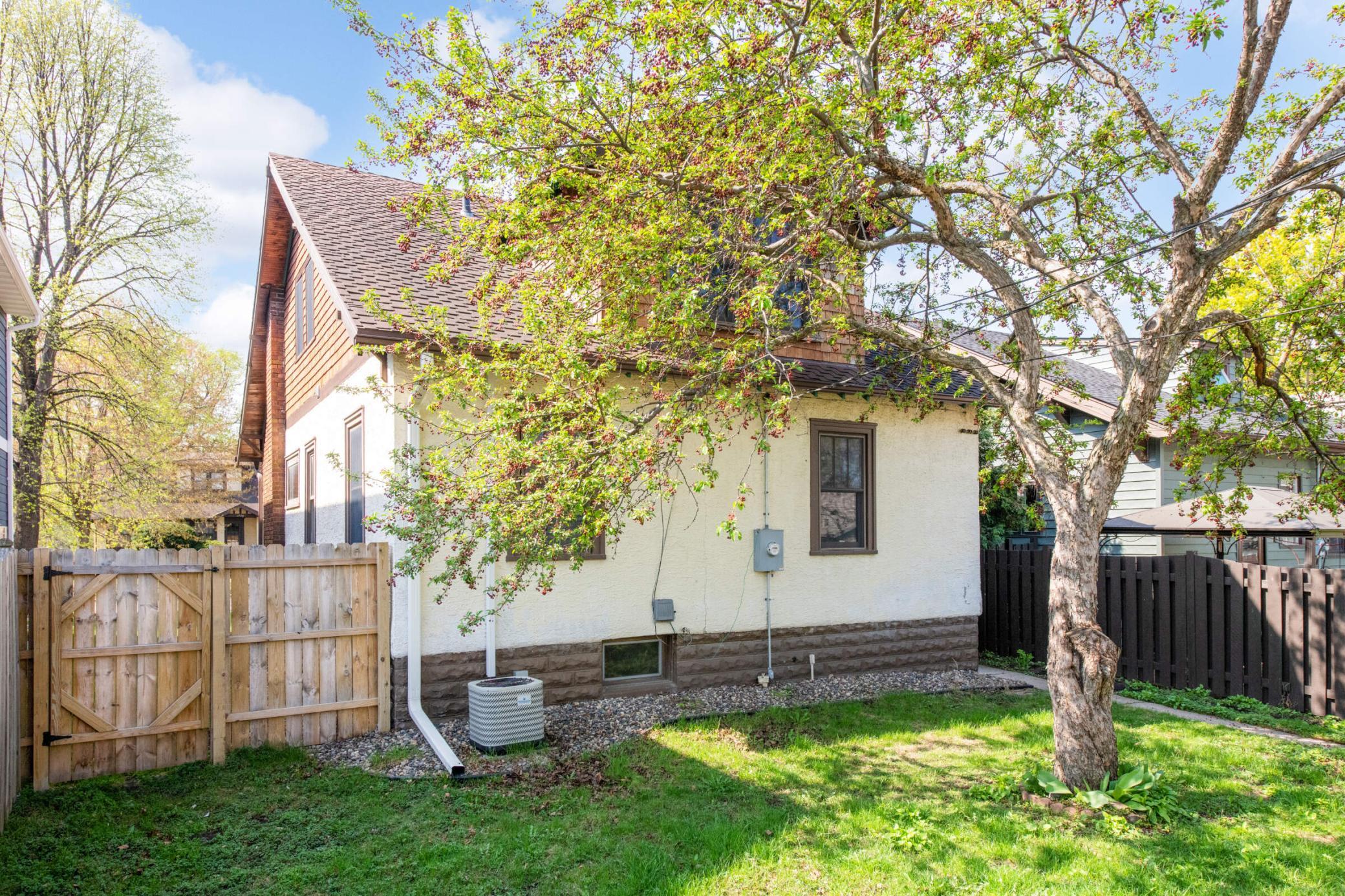 1725 Stanford Avenue