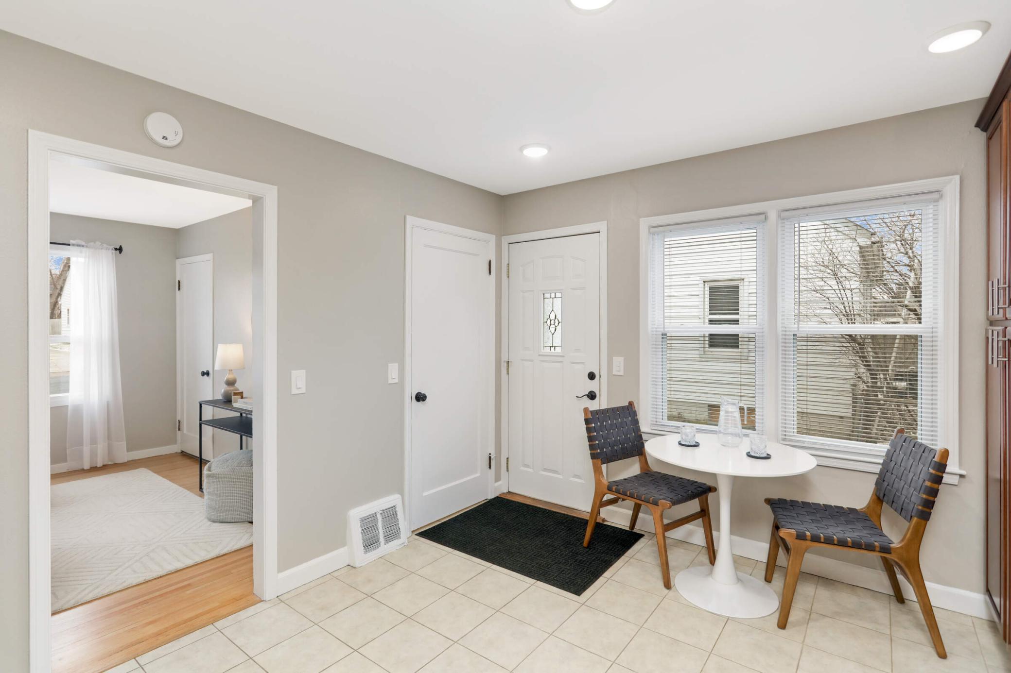 4756 Upland Crest NE