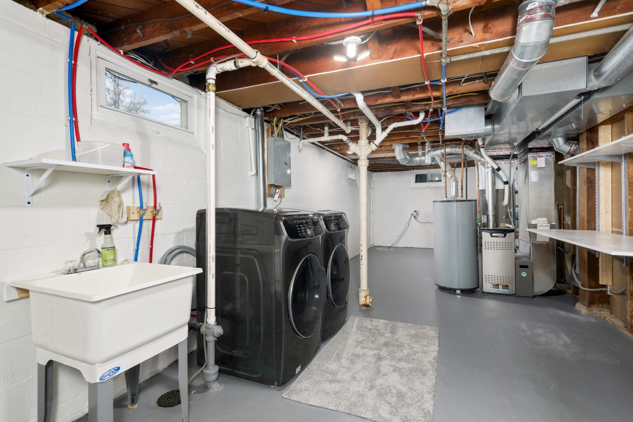 4756 Upland Crest NE