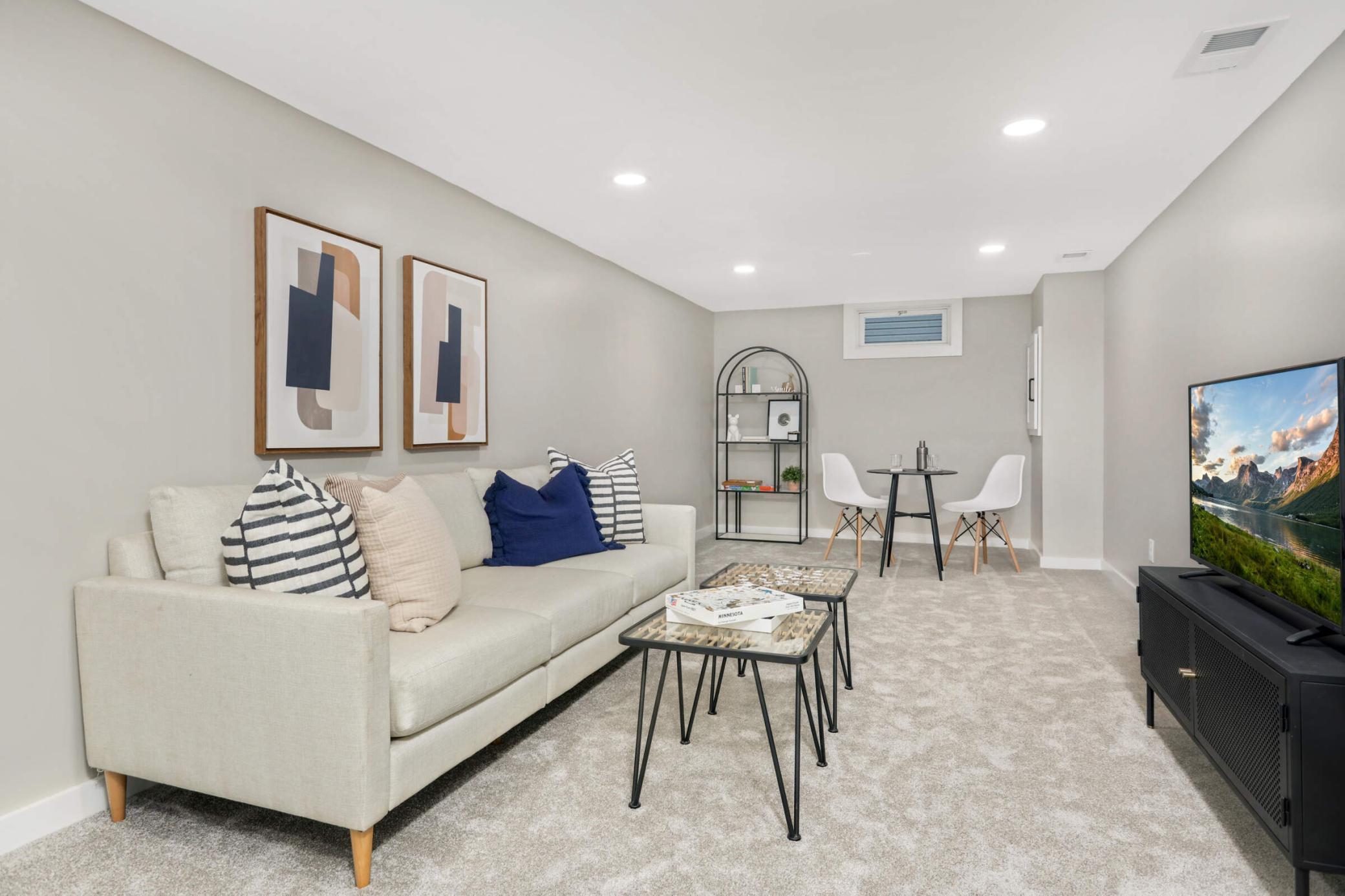 4756 Upland Crest NE