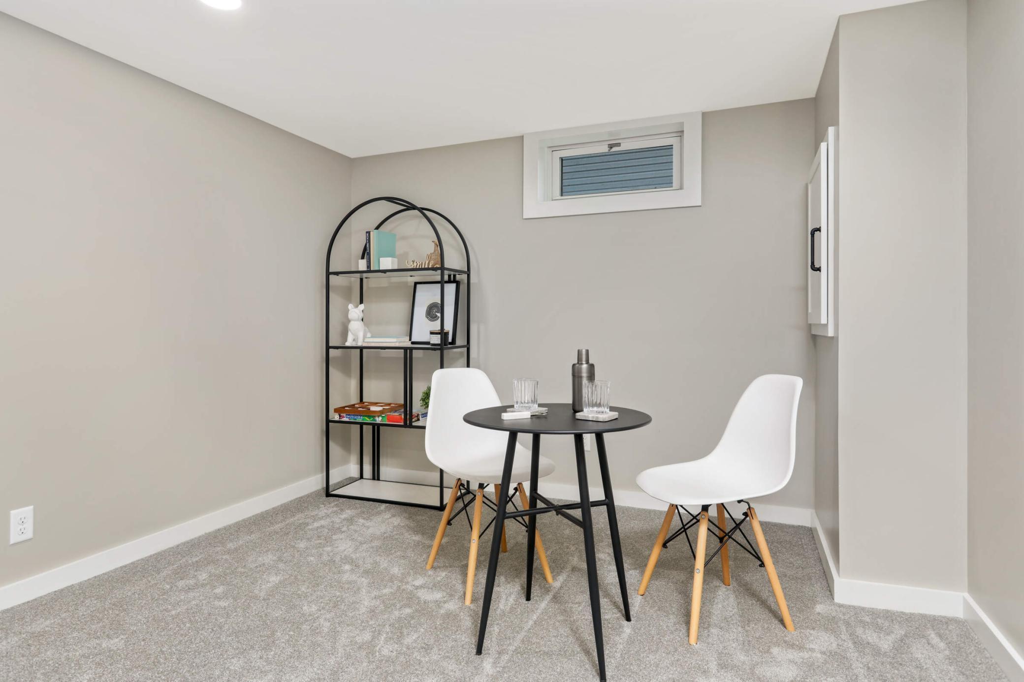 4756 Upland Crest NE