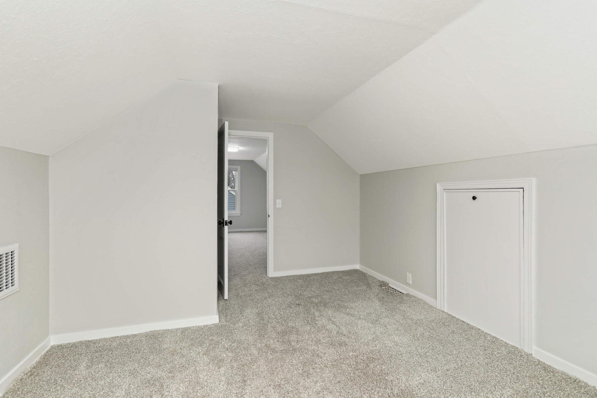 4756 Upland Crest NE