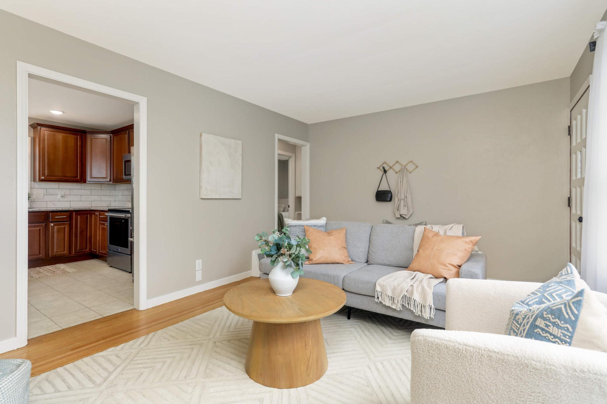 4756 Upland Crest NE