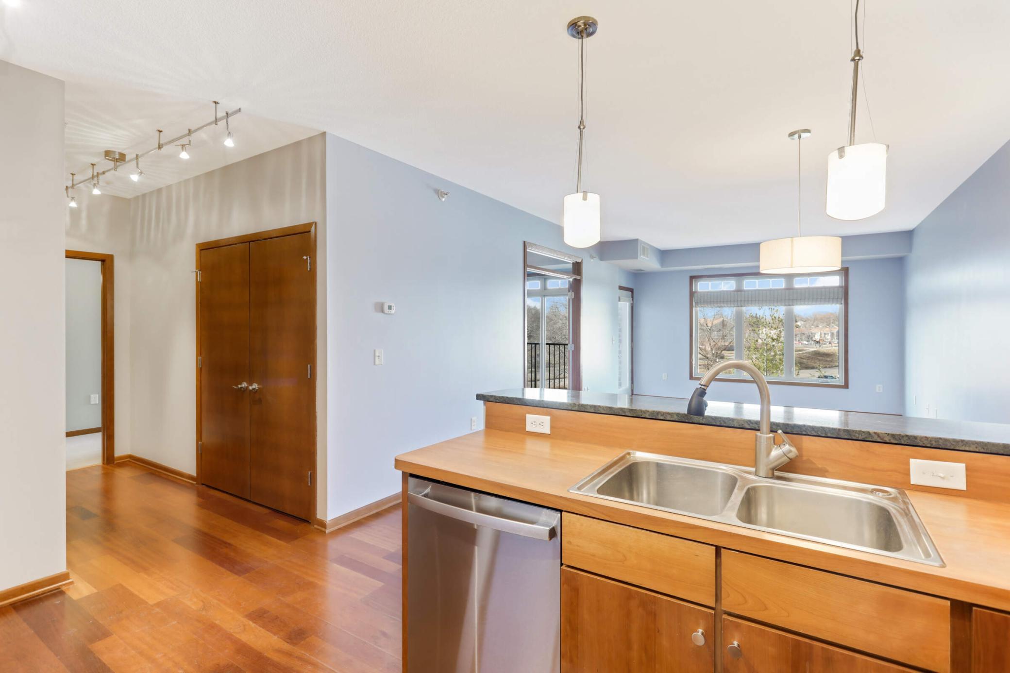 3251 Louisiana Avenue S Unit: 203