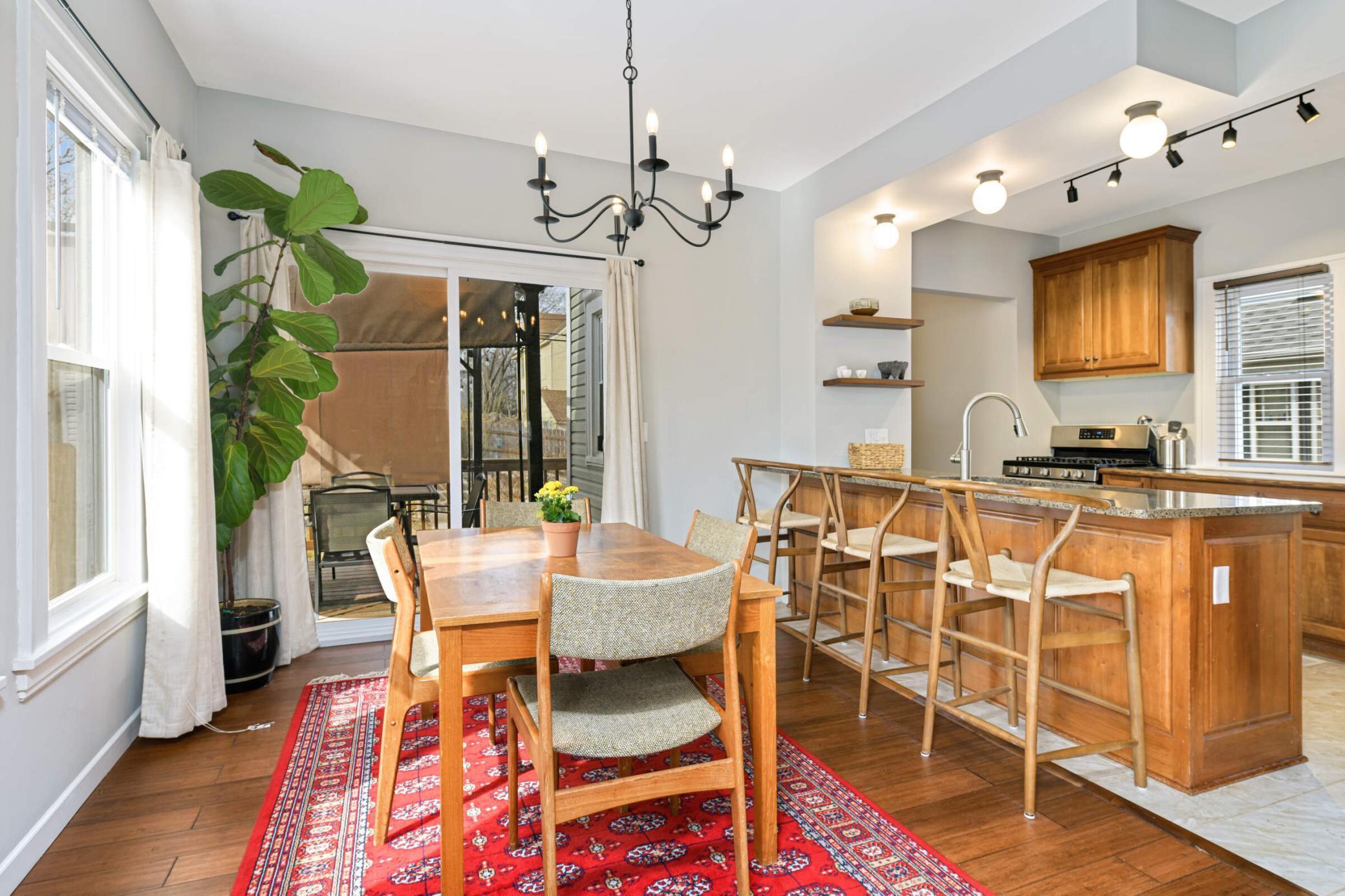 3215 Dupont Avenue N