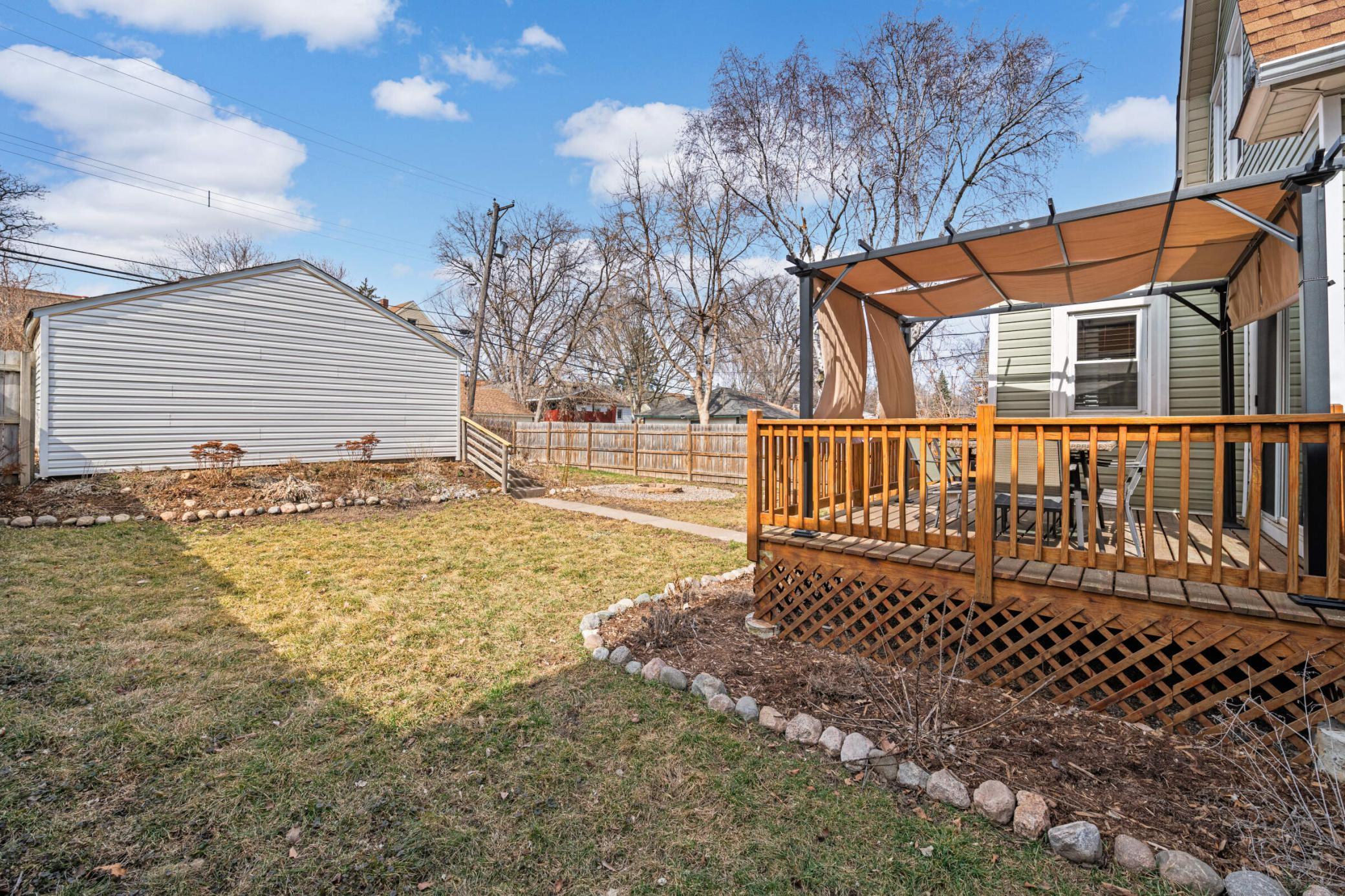 3215 Dupont Avenue N