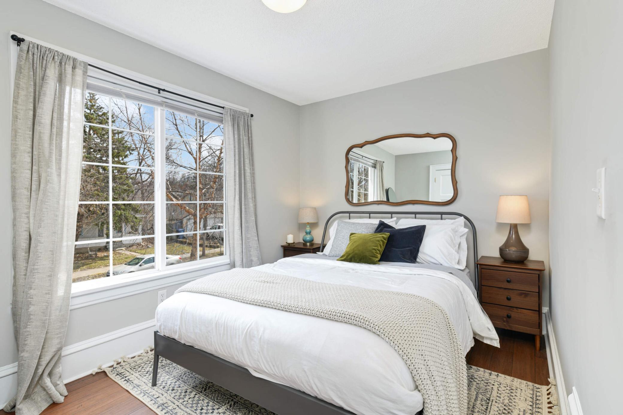 3215 Dupont Avenue N