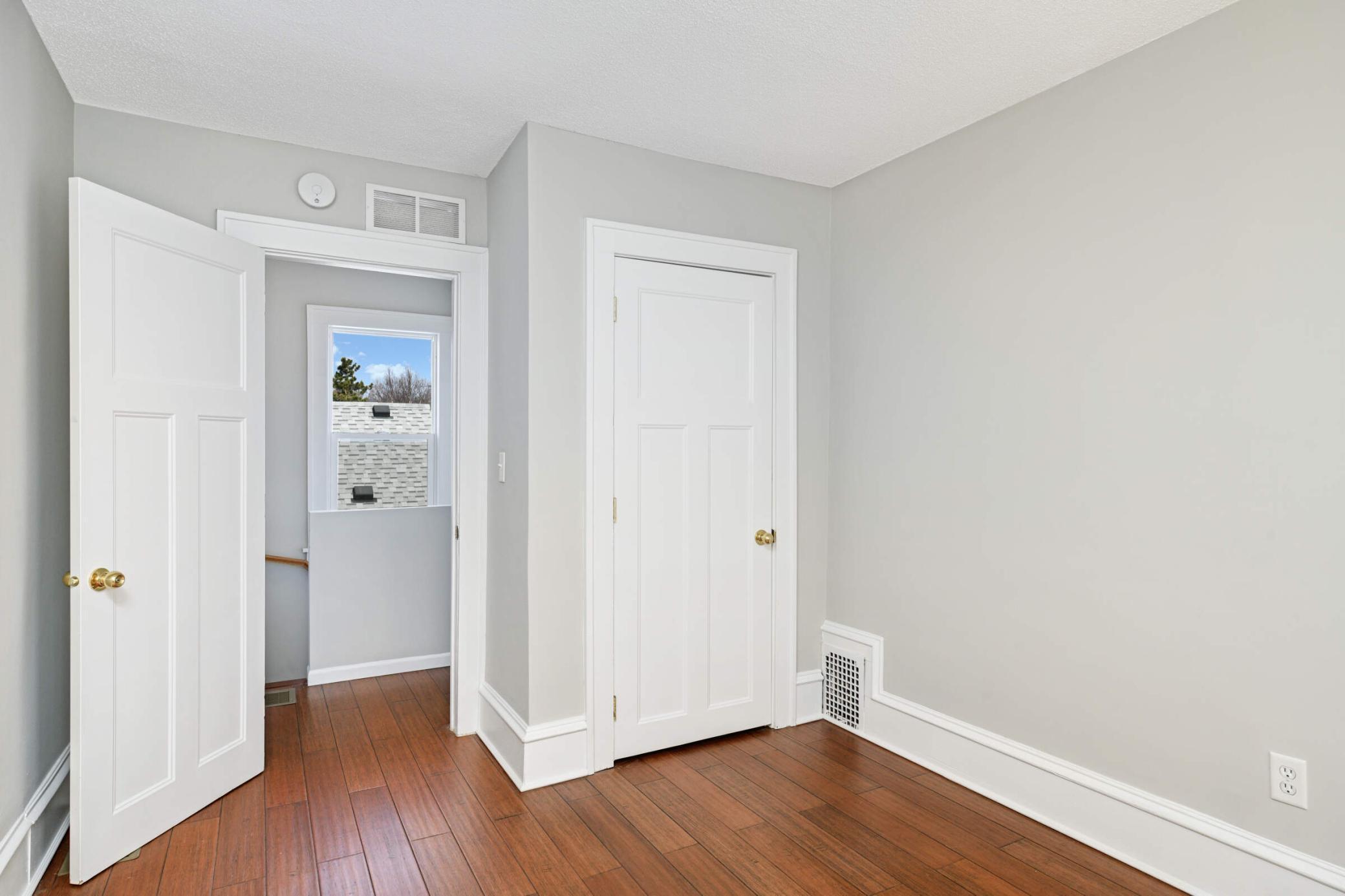 3215 Dupont Avenue N