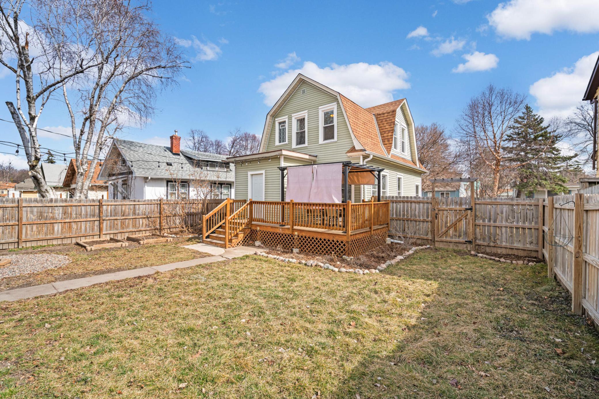 3215 Dupont Avenue N