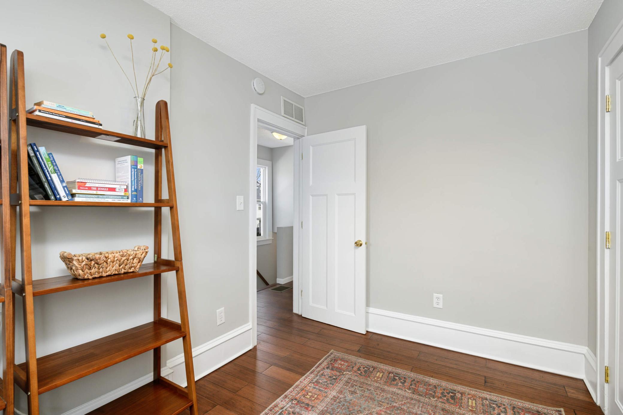 3215 Dupont Avenue N