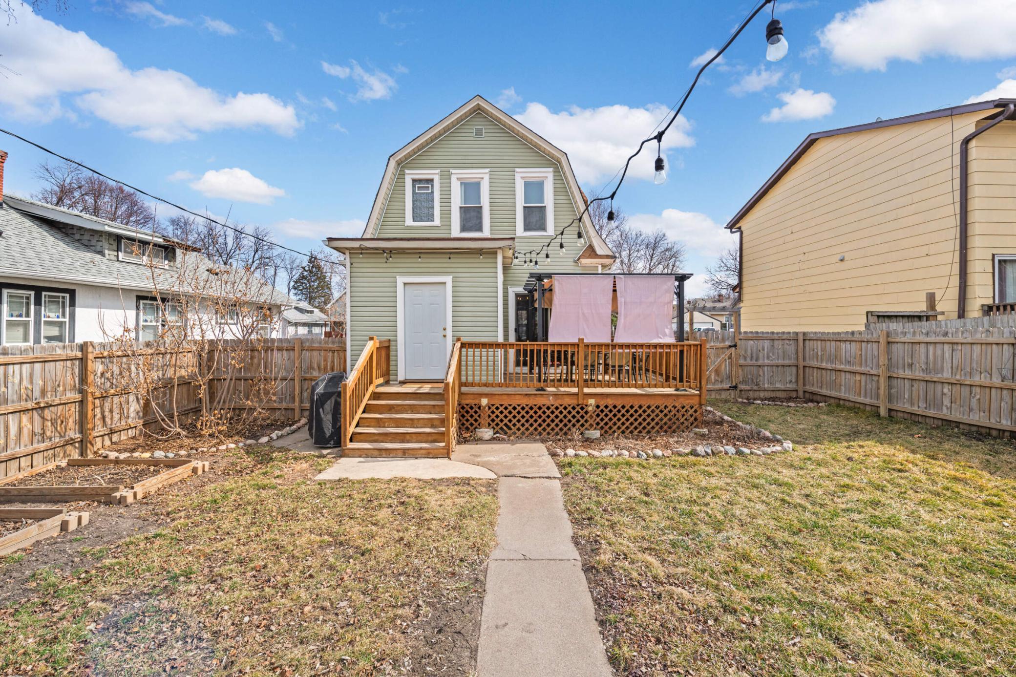 3215 Dupont Avenue N