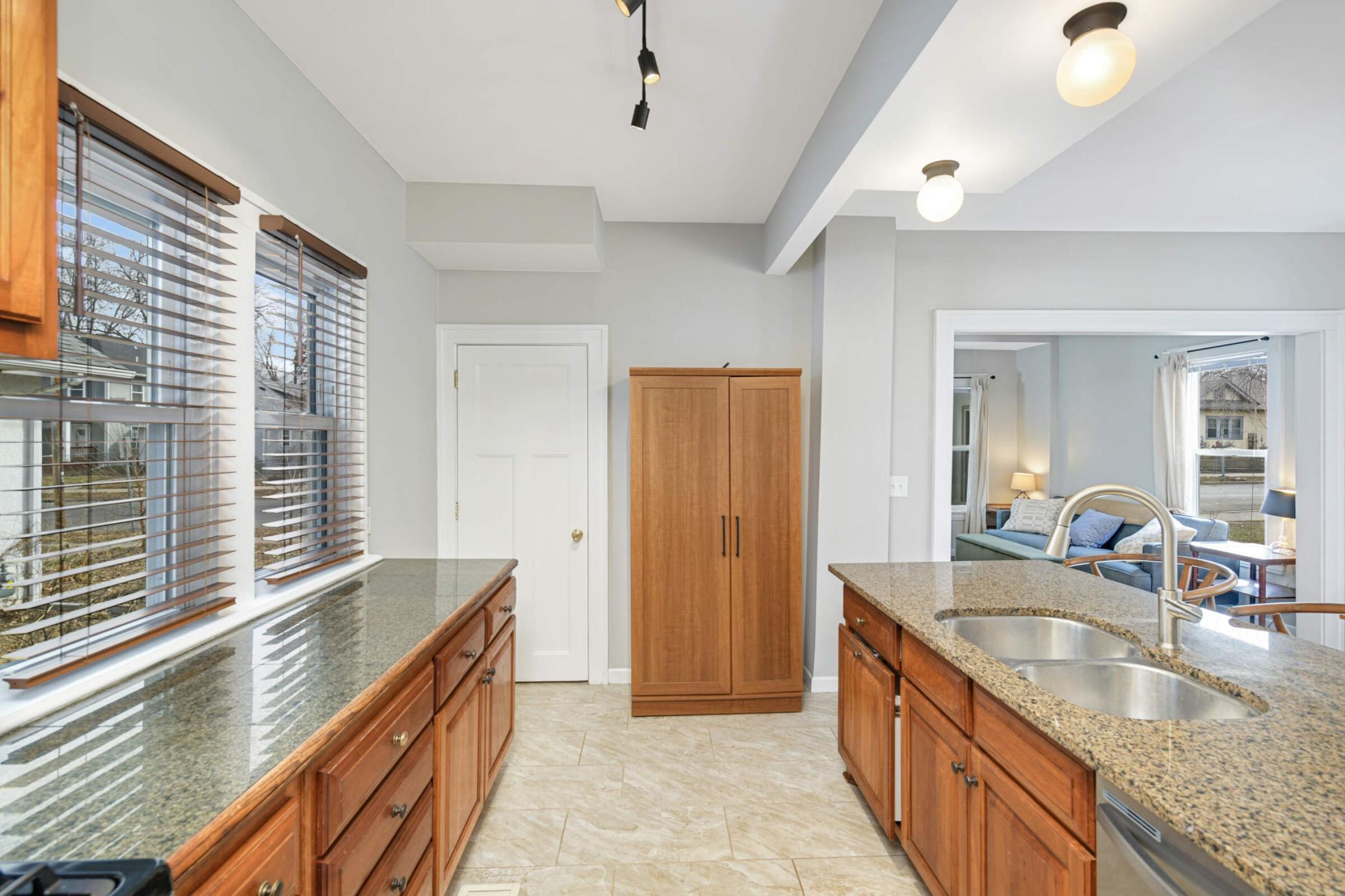 3215 Dupont Avenue N