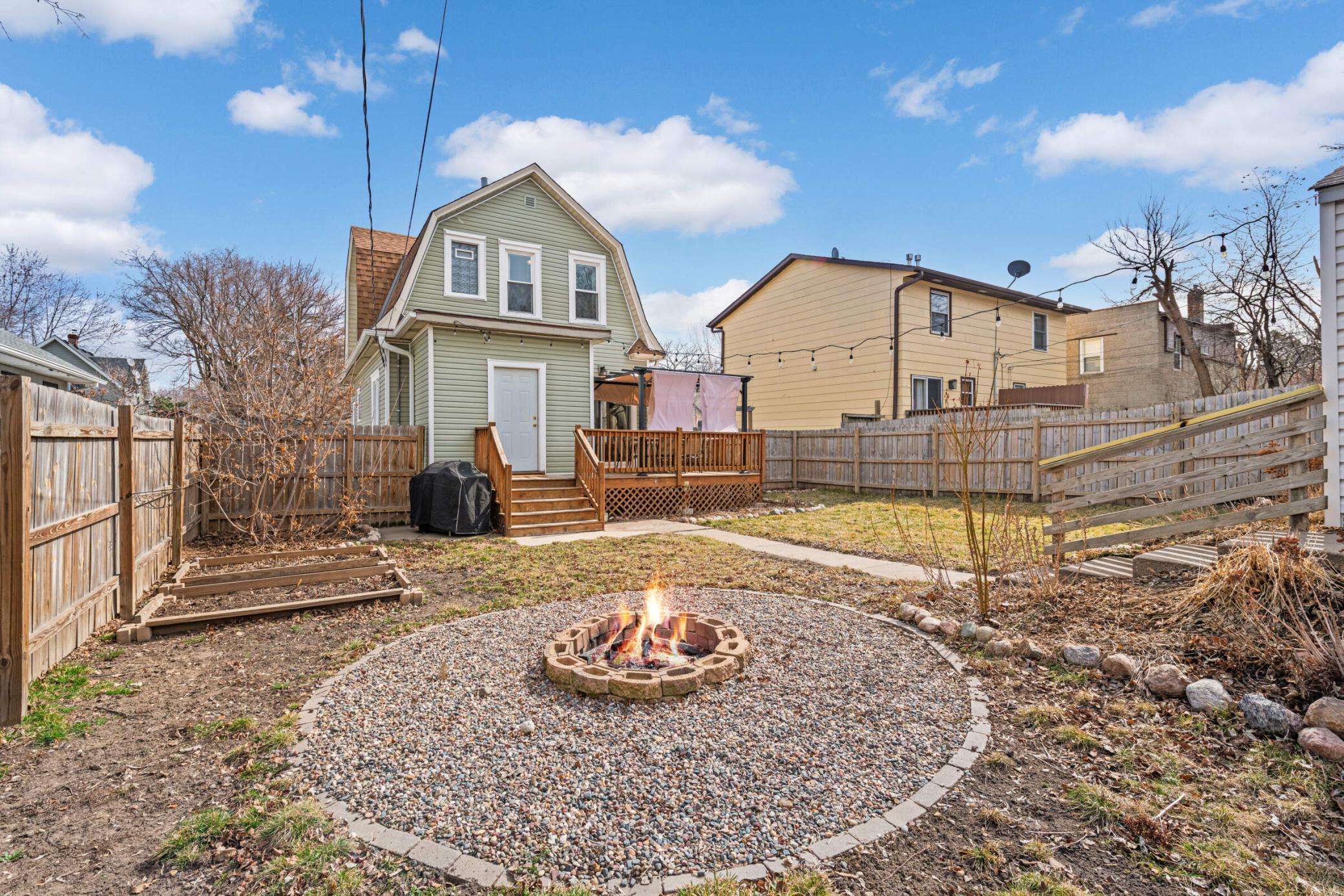 3215 Dupont Avenue N