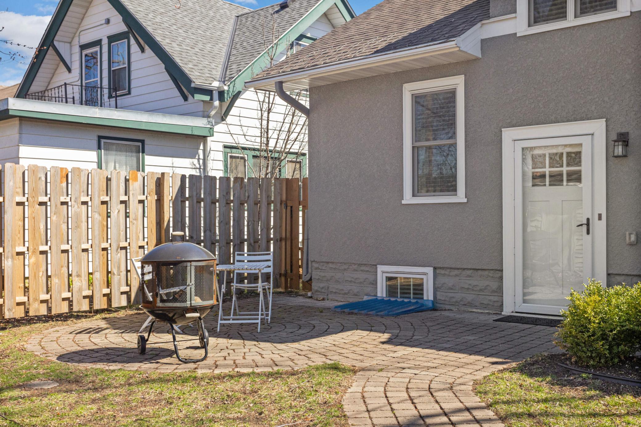 3952 Longfellow Avenue