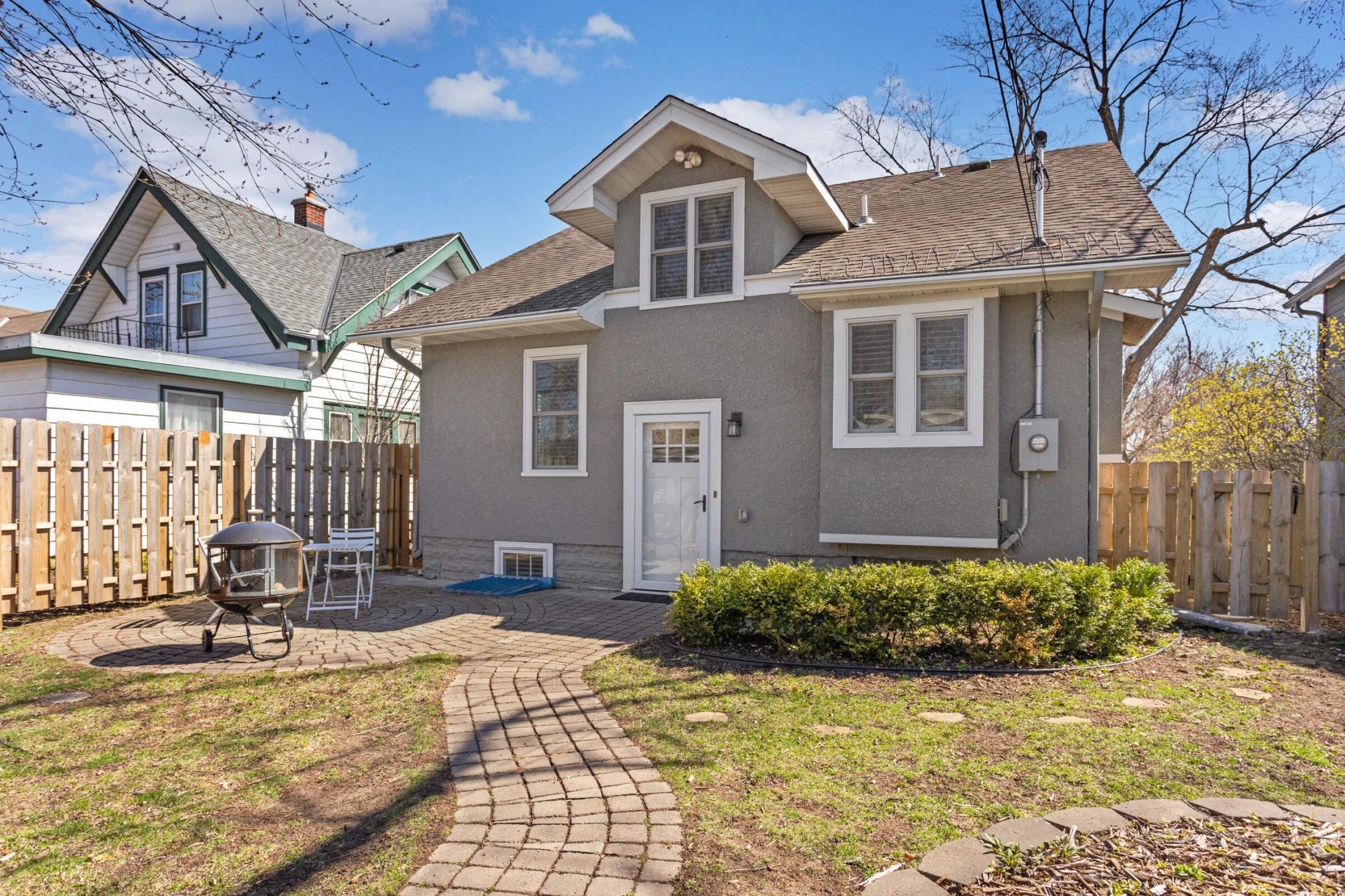 3952 Longfellow Avenue