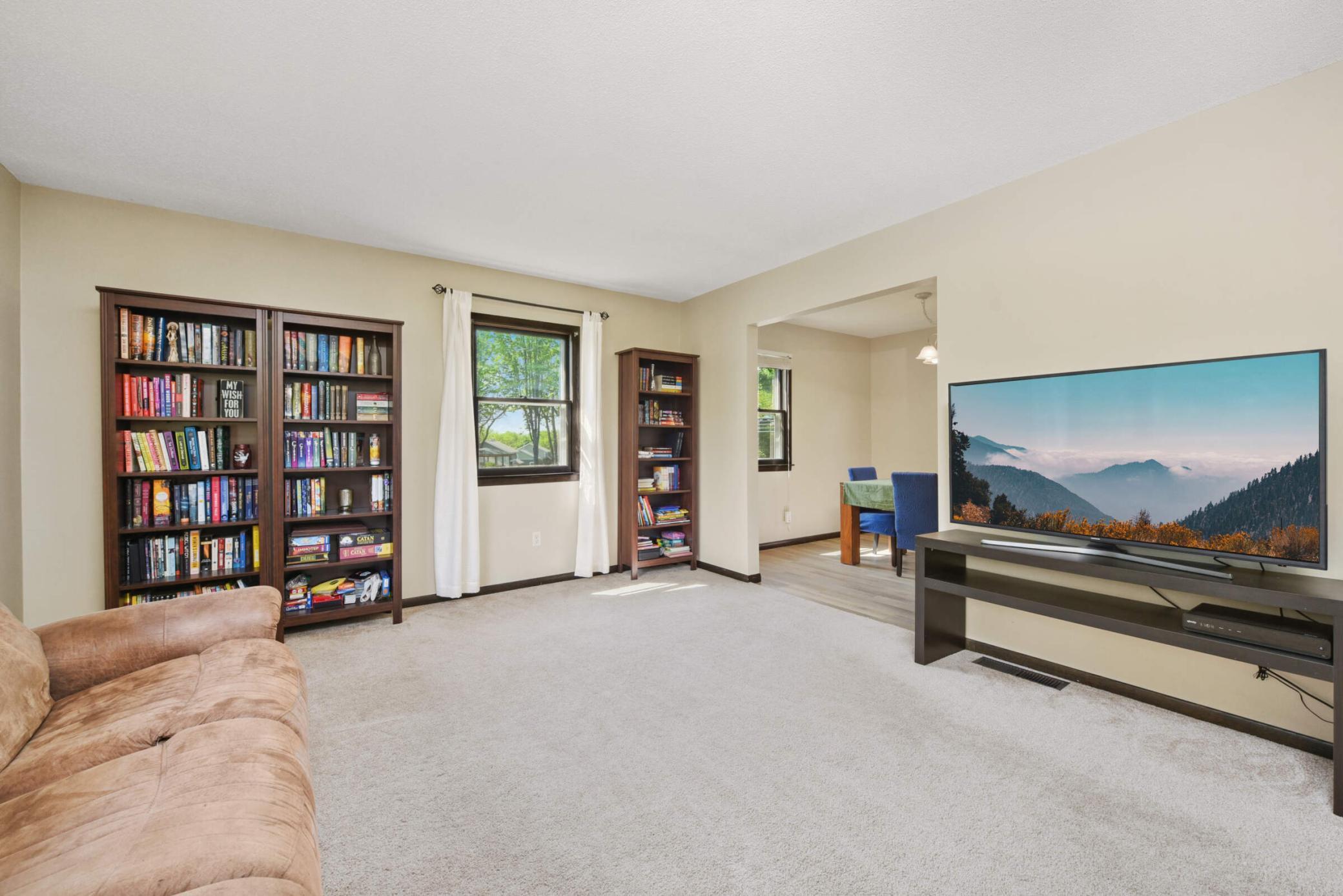 110102 Friendship Lane