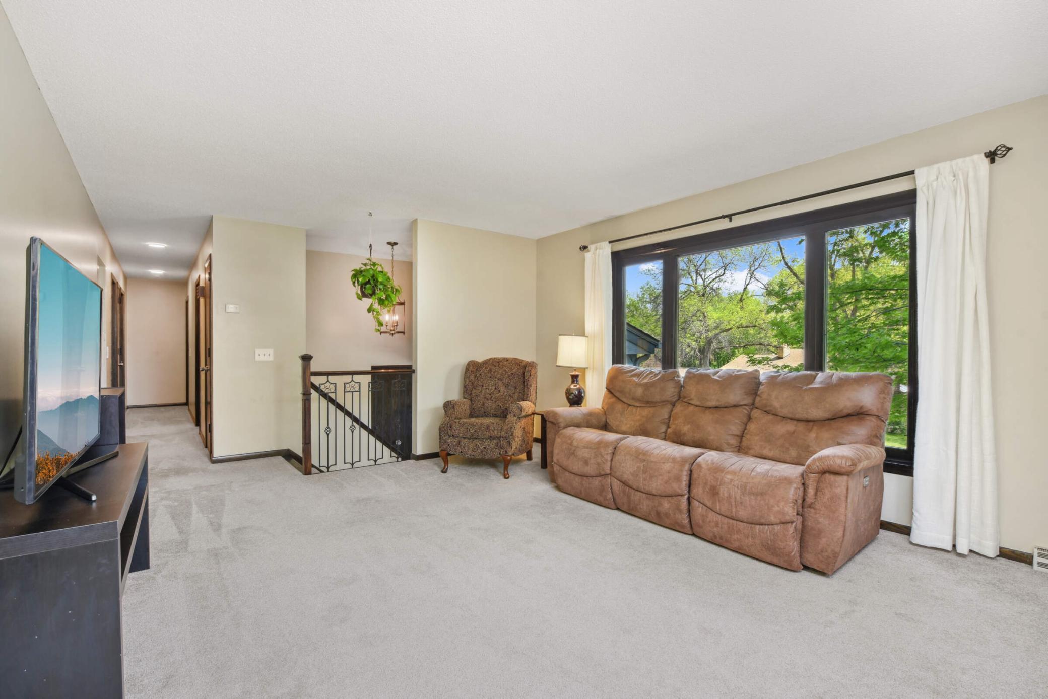 110102 Friendship Lane