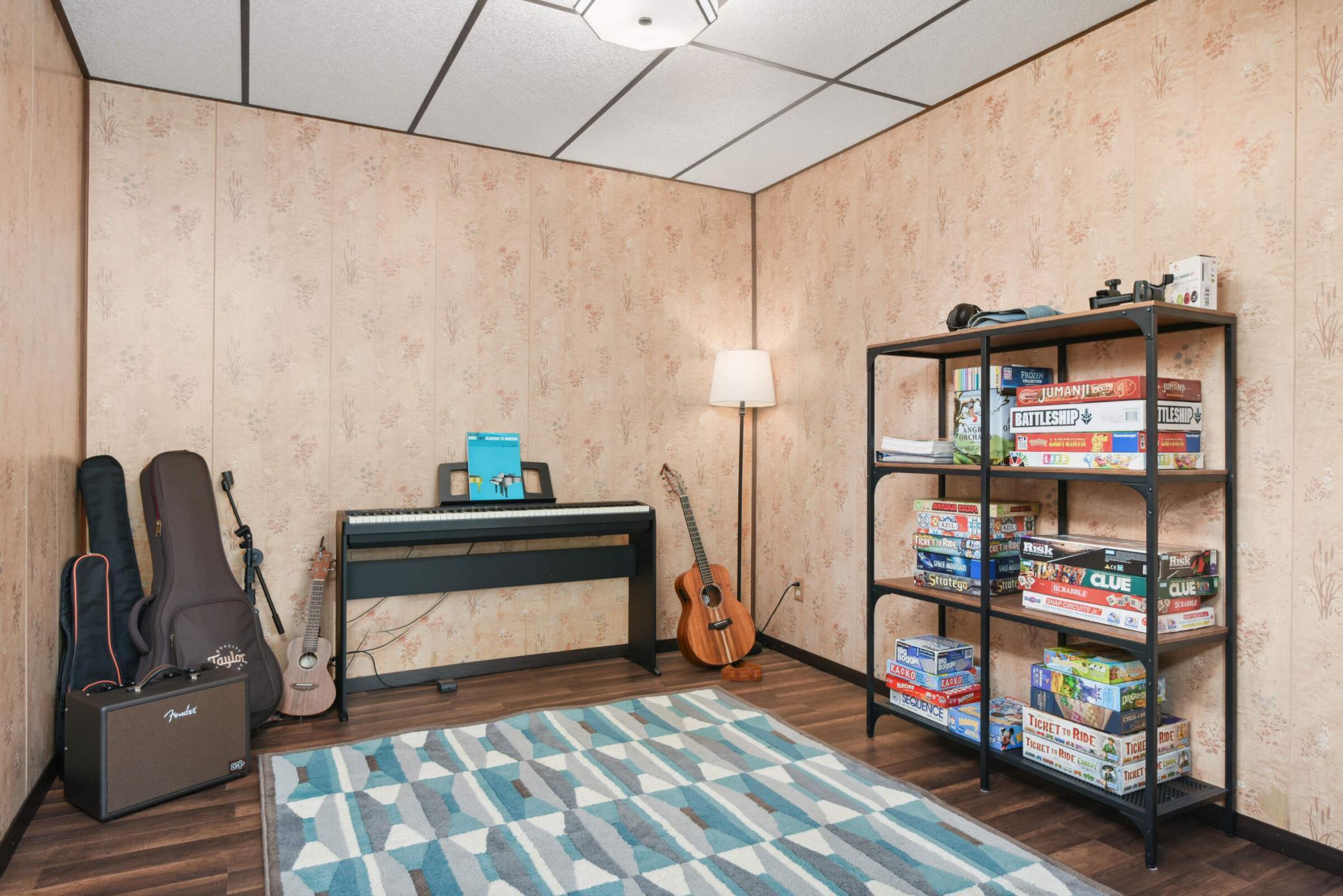 110102 Friendship Lane