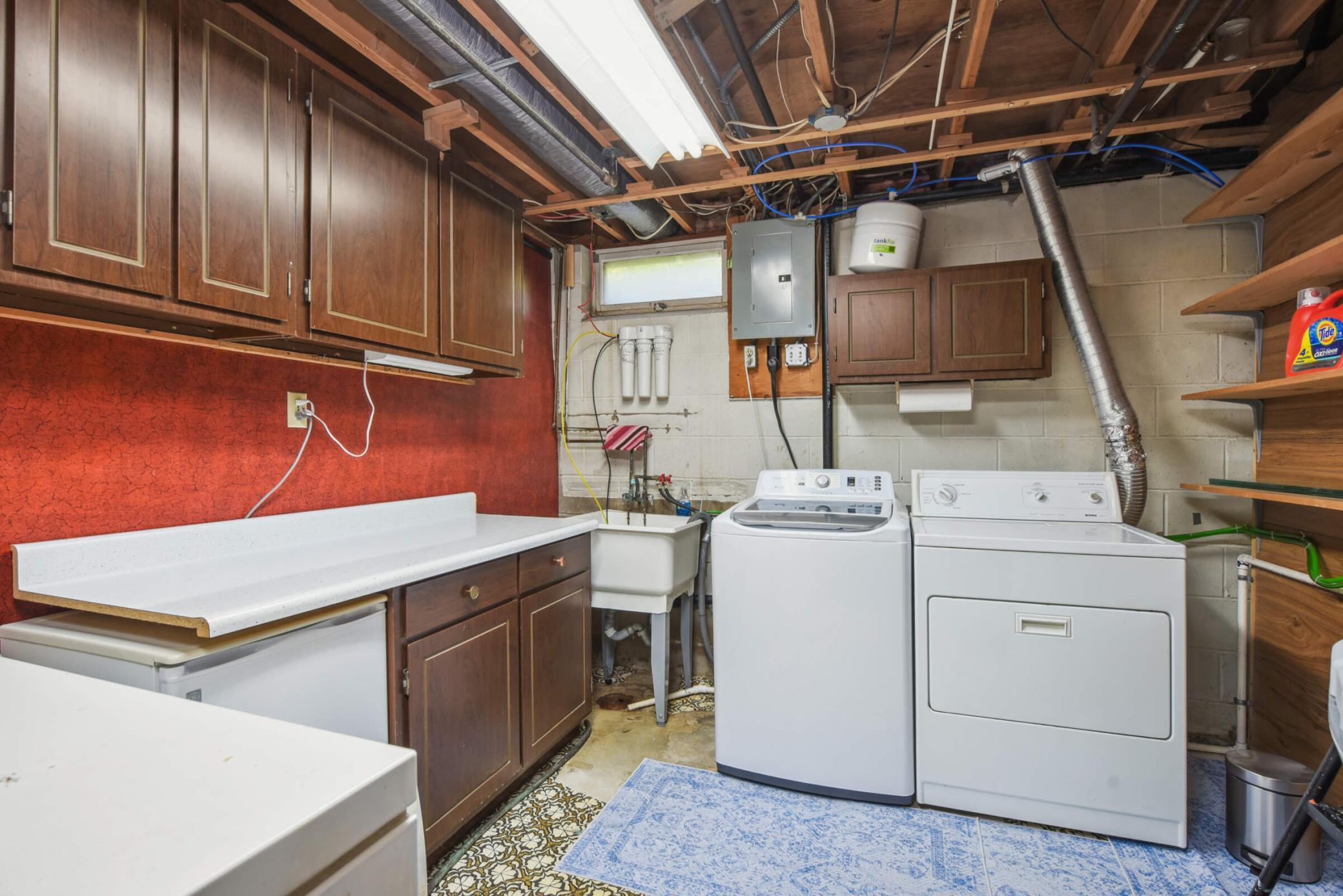 110102 Friendship Lane