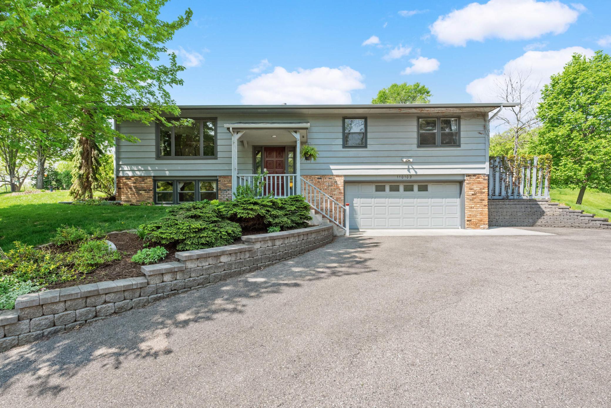 110102 Friendship Lane