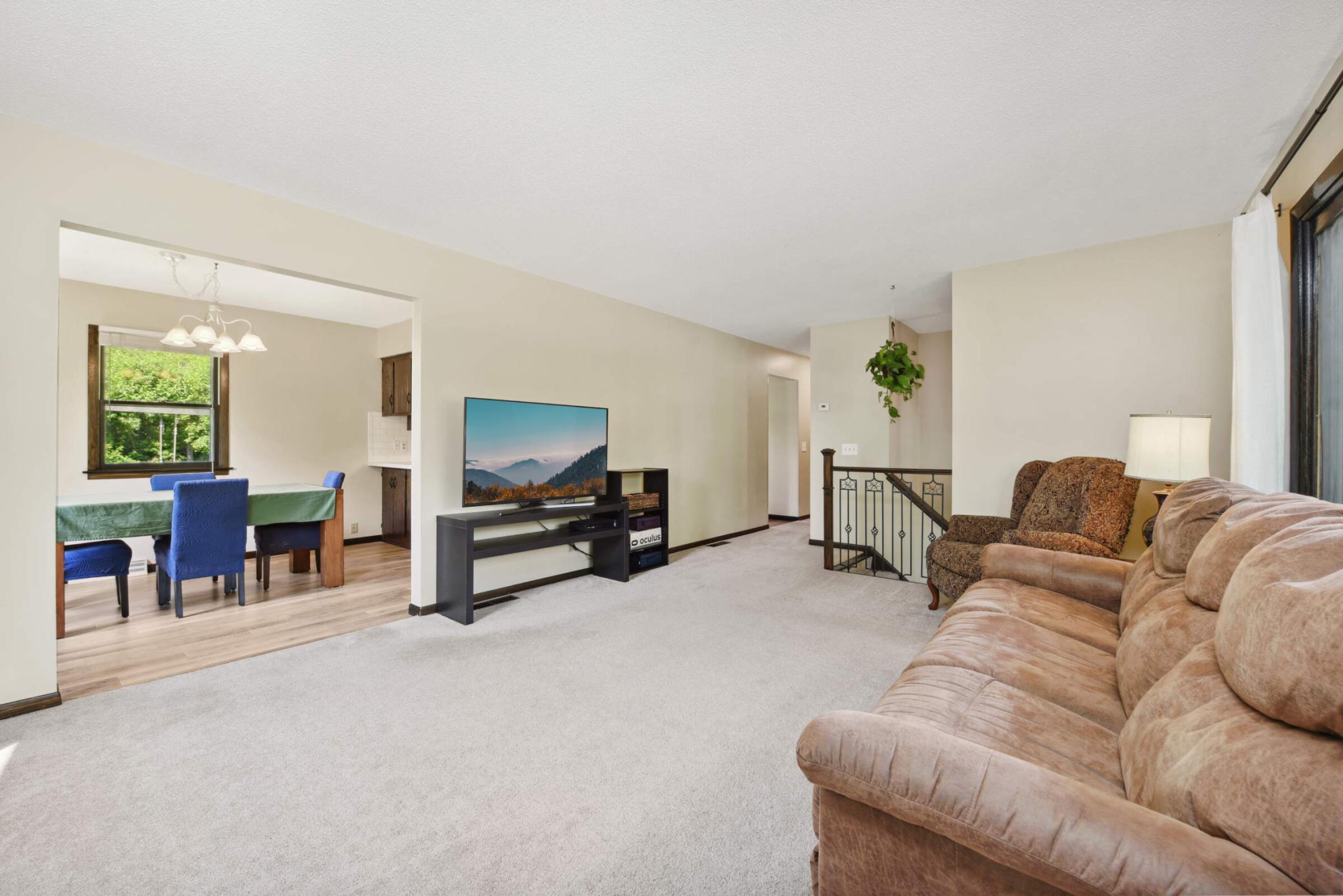 110102 Friendship Lane