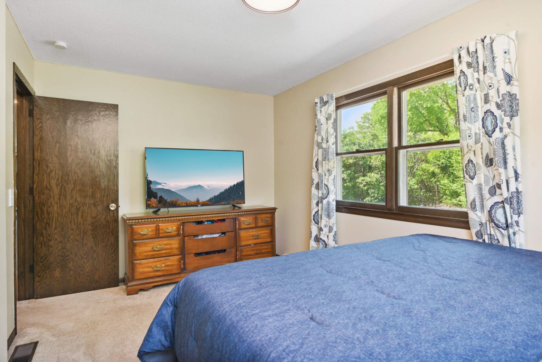 110102 Friendship Lane