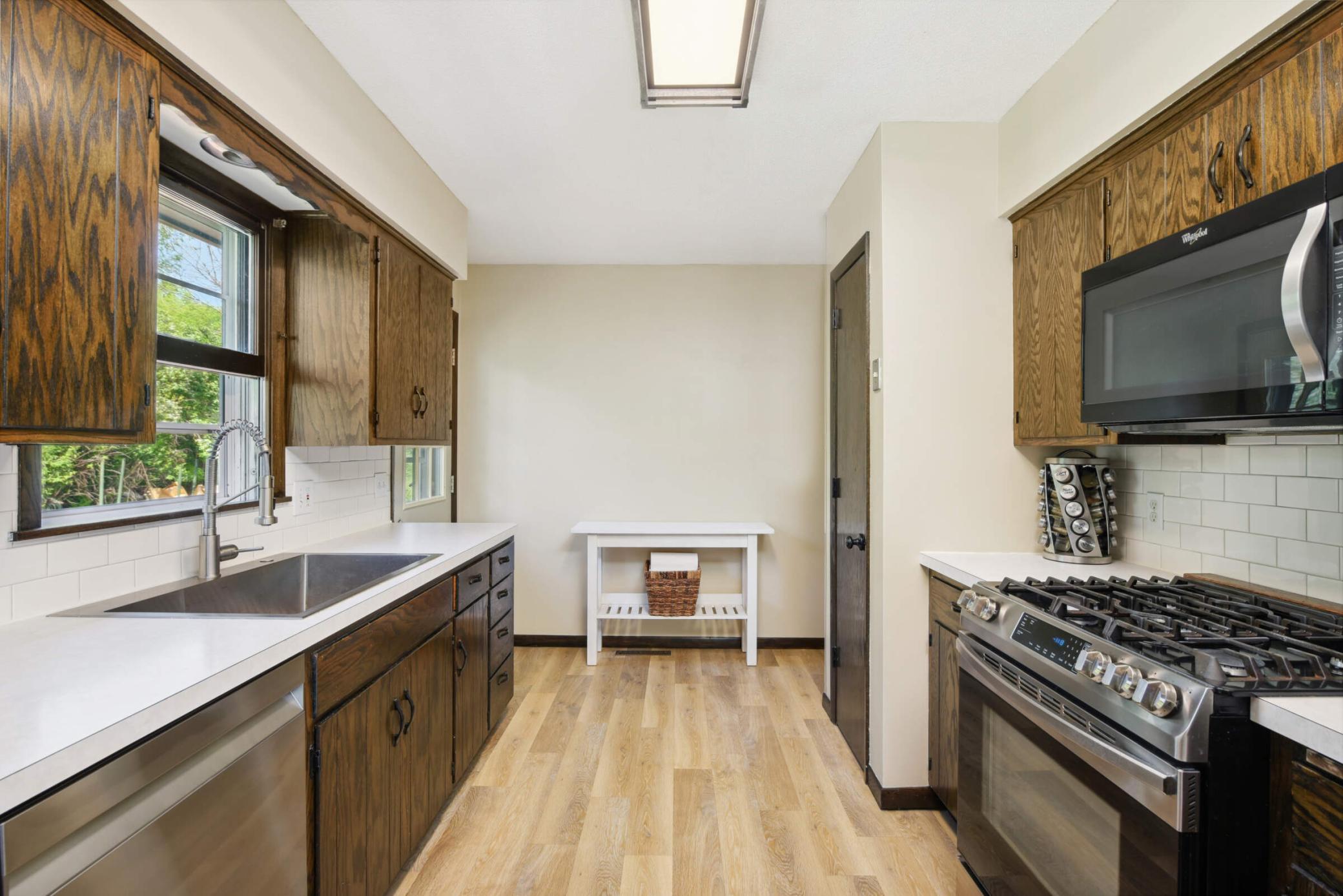 110102 Friendship Lane