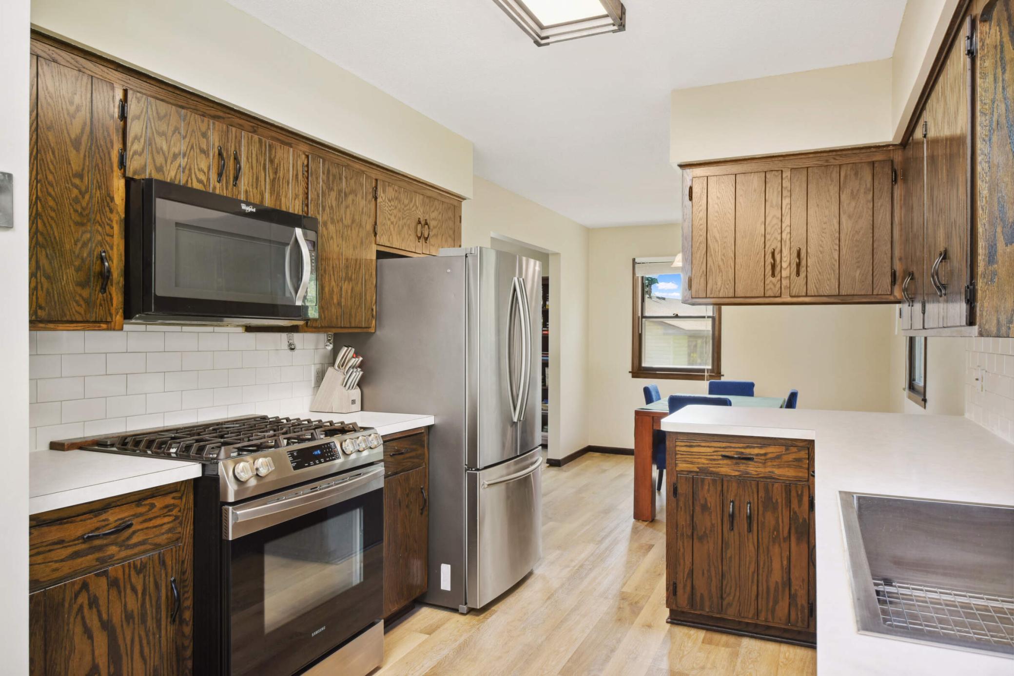 110102 Friendship Lane