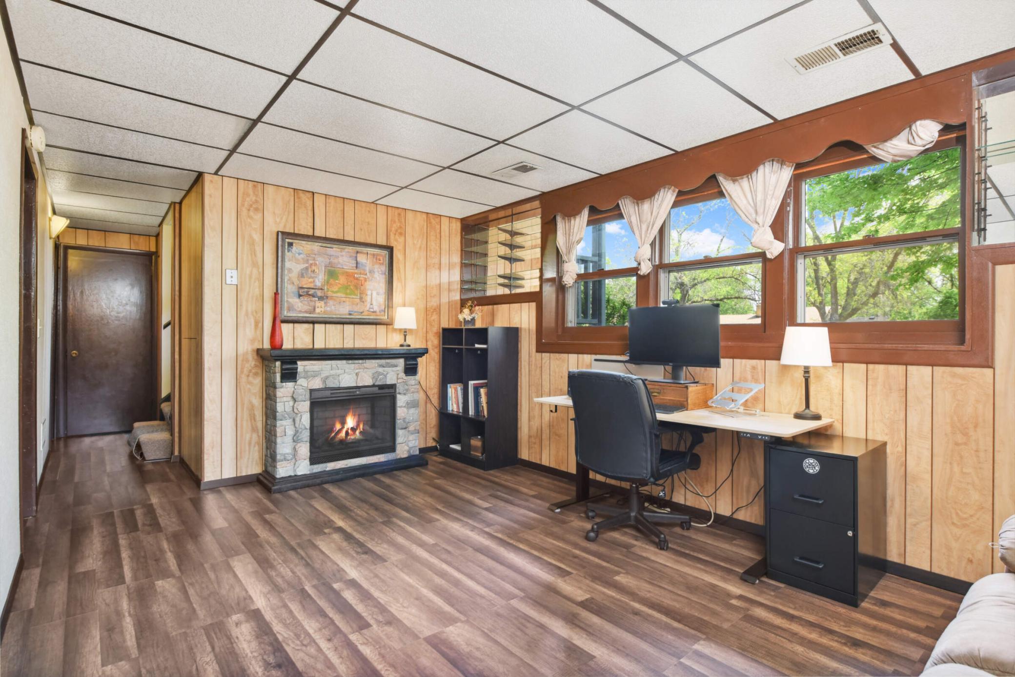 110102 Friendship Lane